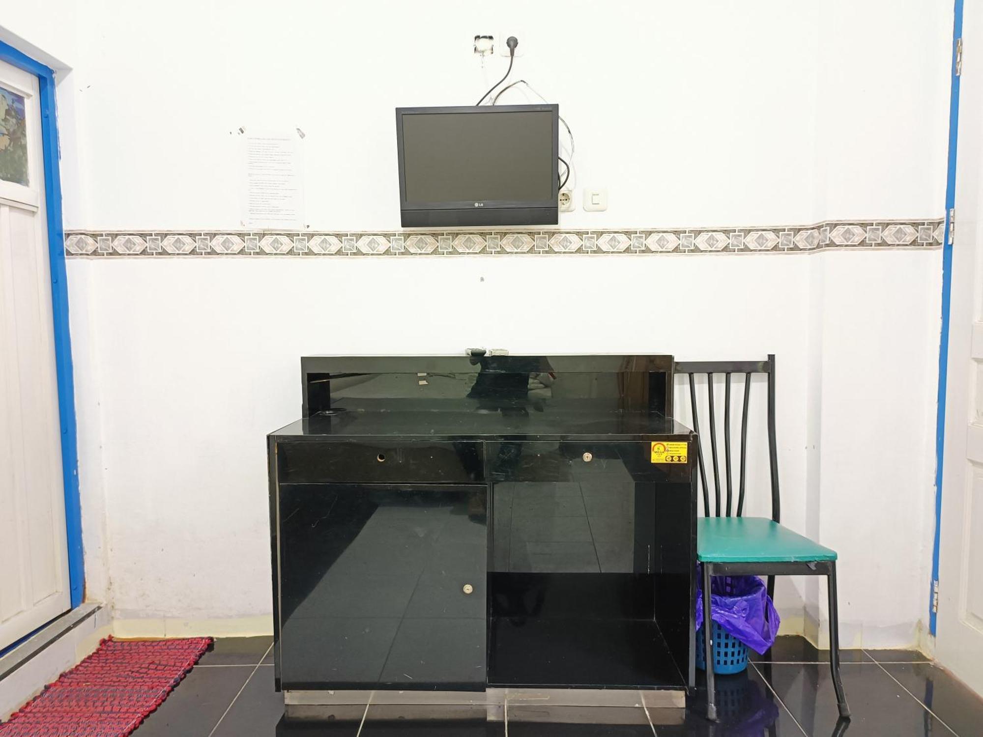 Bumi Merpati Residence Makassar Mitra Reddoorz Esterno foto